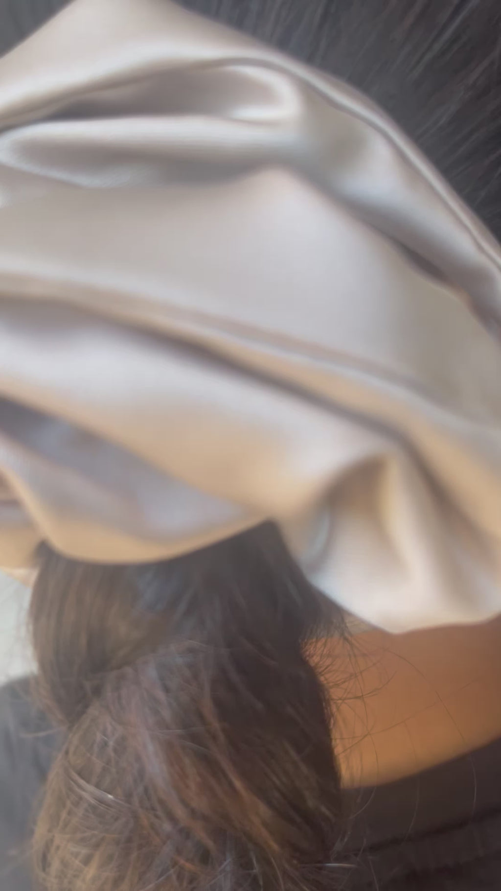 Aube – Chouchou en satin beige