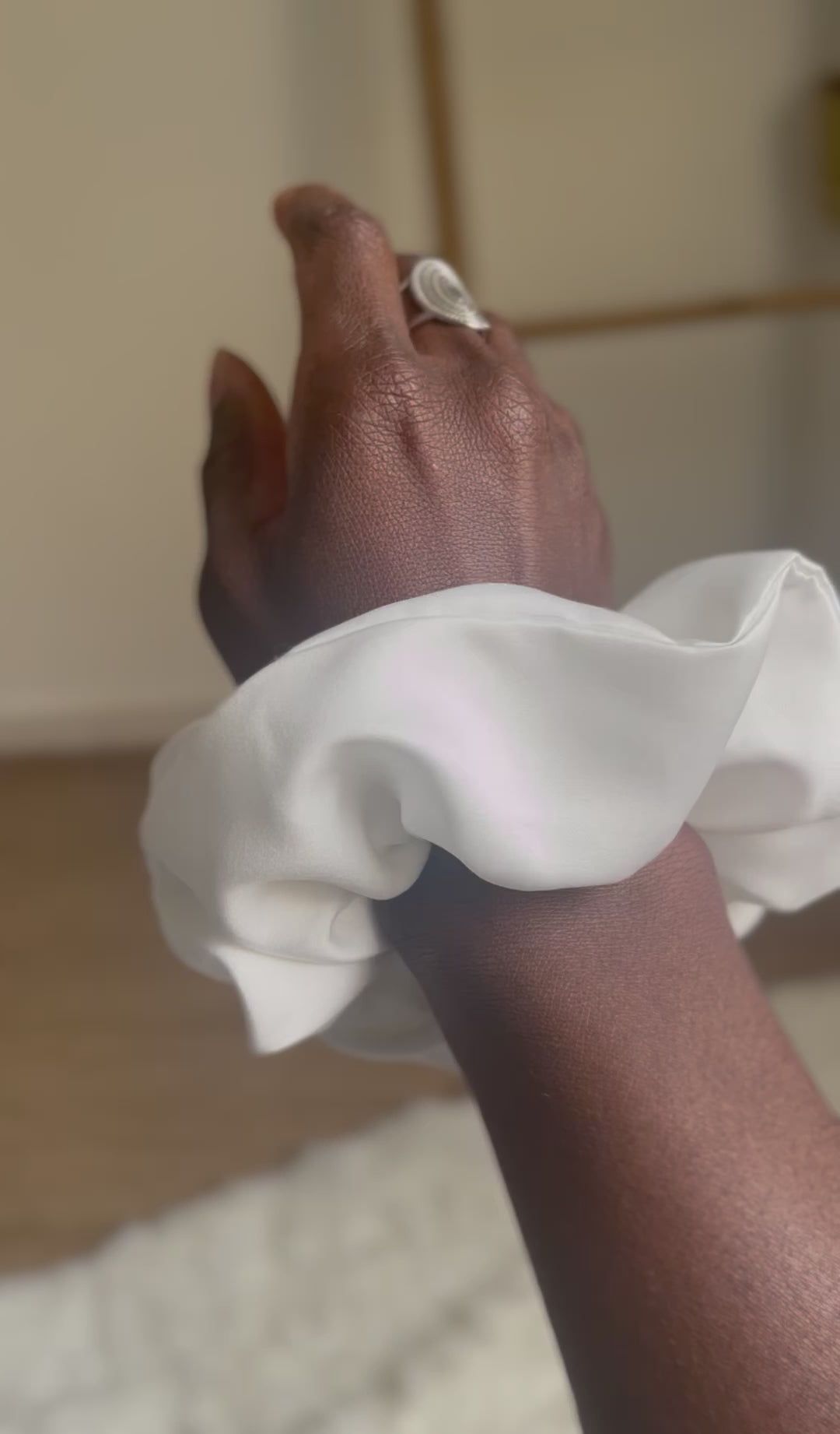 Lys – Chouchou en satin blanc